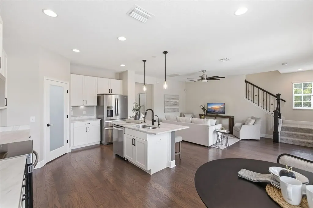 521 12th Avenue S St Petersburg FL 33701