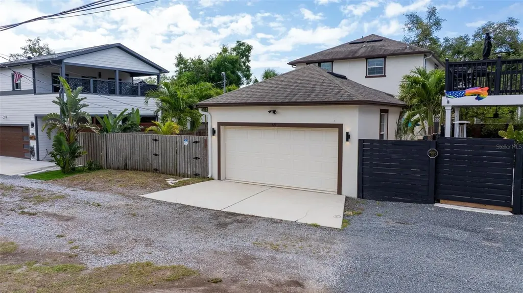 521 12th Avenue S St Petersburg FL 33701