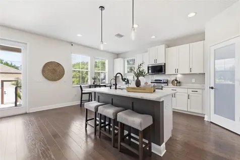 521 12th Avenue S St Petersburg FL 33701