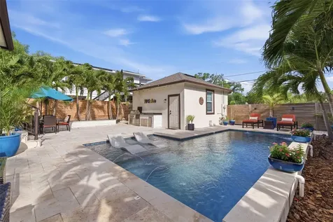 521 12th Avenue S St Petersburg FL 33701