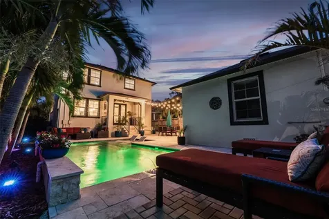 521 12th Avenue S St Petersburg FL 33701