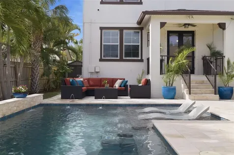 521 12th Avenue S St Petersburg FL 33701