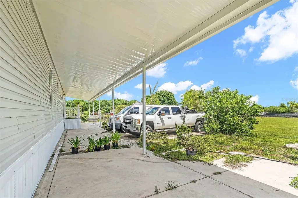 1321 Bluff Hammock Road Lorida FL 33857