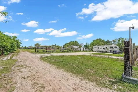 1321 Bluff Hammock Road Lorida FL 33857
