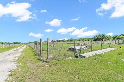 1321 Bluff Hammock Road Lorida FL 33857