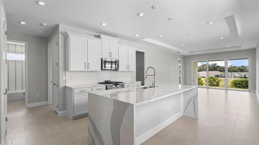 574 Hammock Oaks Boulevard Lady Lake FL 32159