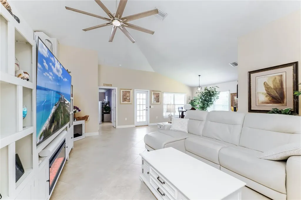 10931 Standing Stone Drive Wimauma FL 33598