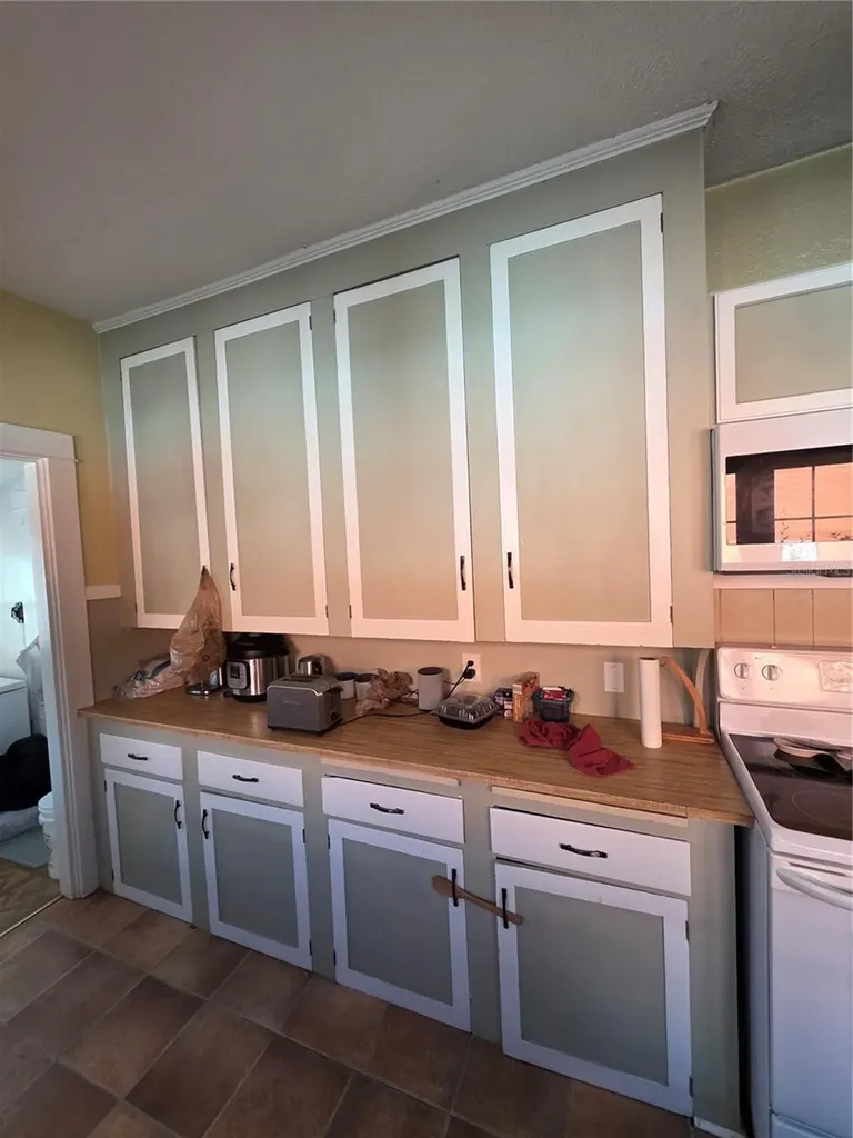 1568 Drew Street Clearwater FL 33755