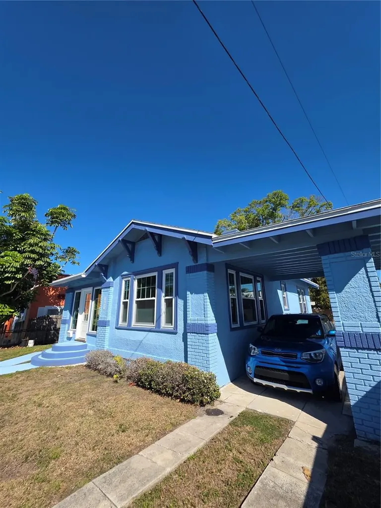 1568 Drew Street Clearwater FL 33755