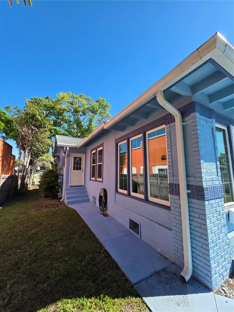1568 Drew Street Clearwater FL 33755