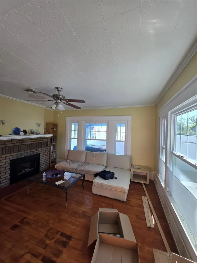 1568 Drew Street Clearwater FL 33755