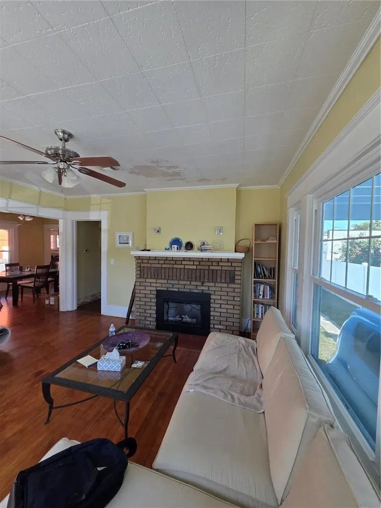 1568 Drew Street Clearwater FL 33755