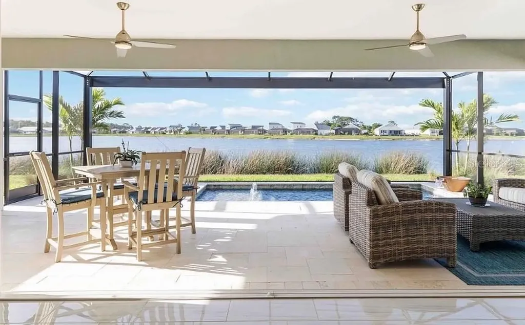993 Crosswind Avenue Sarasota FL 34240