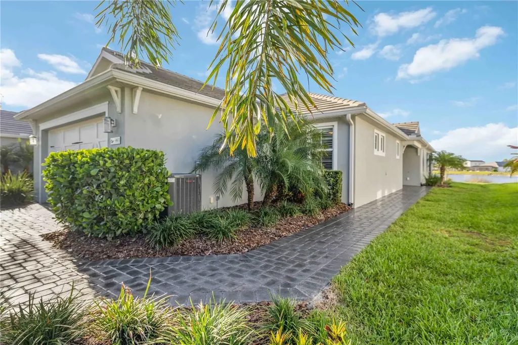 993 Crosswind Avenue Sarasota FL 34240