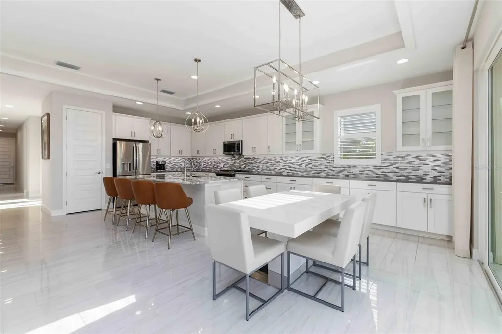993 Crosswind Avenue Sarasota FL 34240
