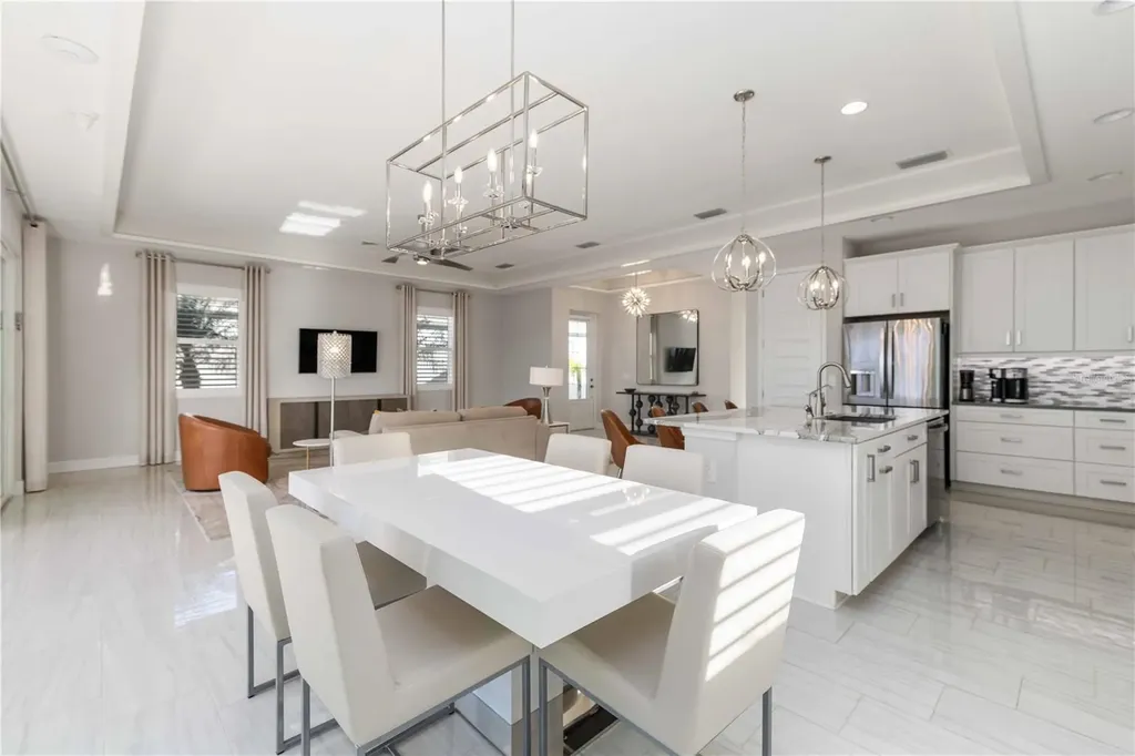 993 Crosswind Avenue Sarasota FL 34240