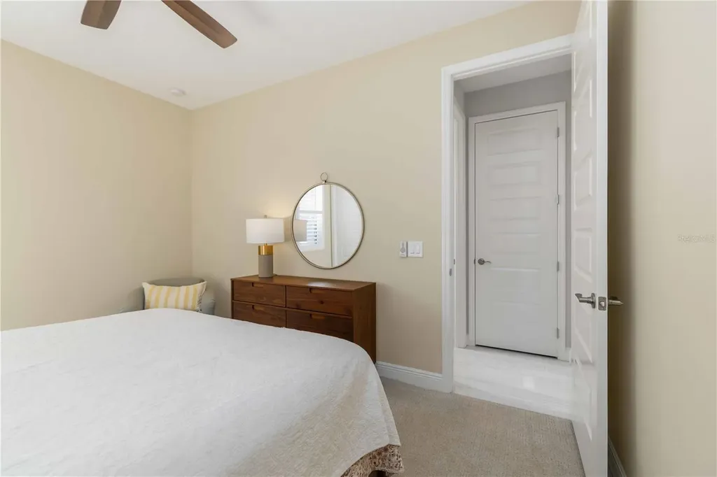 993 Crosswind Avenue Sarasota FL 34240