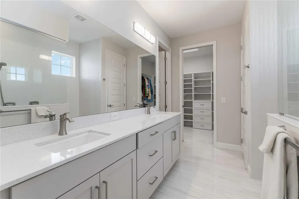 993 Crosswind Avenue Sarasota FL 34240