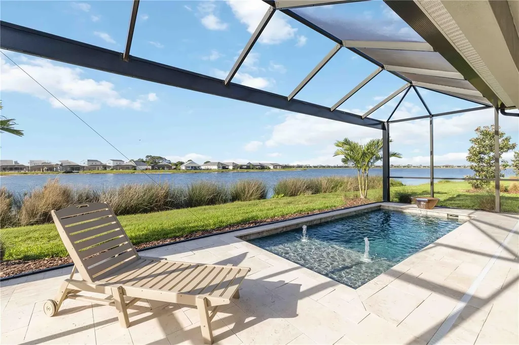 993 Crosswind Avenue Sarasota FL 34240