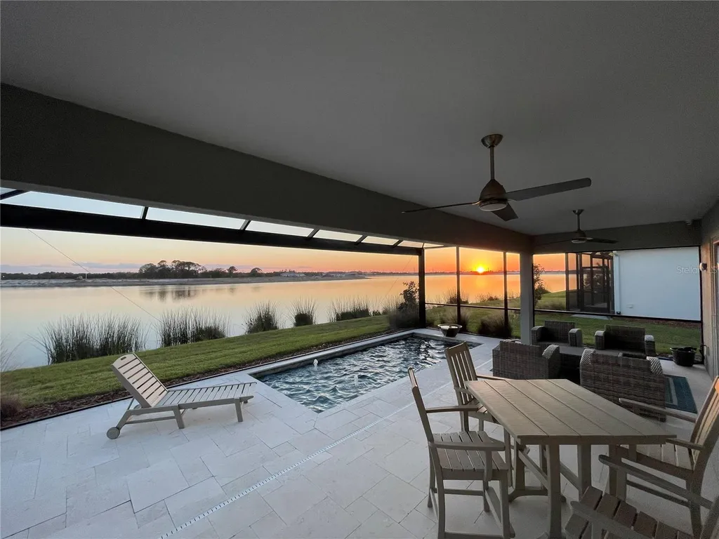 993 Crosswind Avenue Sarasota FL 34240