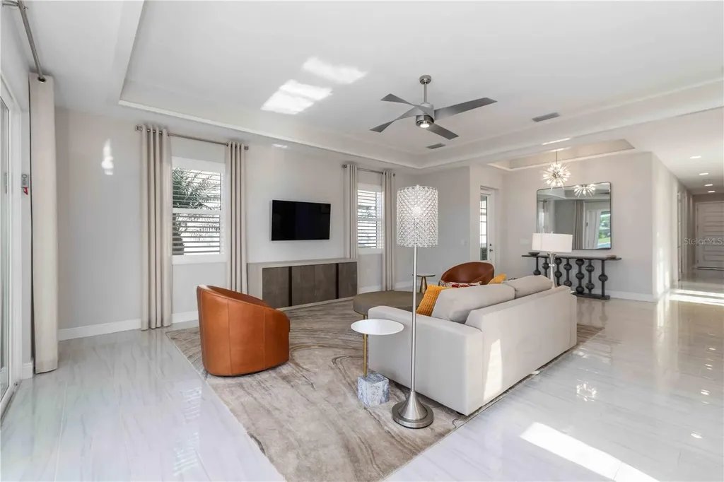 993 Crosswind Avenue Sarasota FL 34240