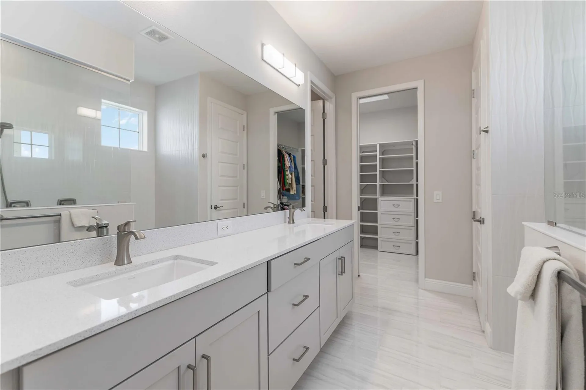 993 Crosswind Avenue Sarasota FL 34240
