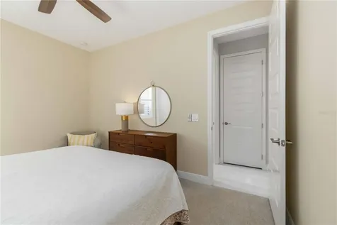 993 Crosswind Avenue Sarasota FL 34240