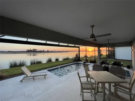 993 Crosswind Avenue Sarasota FL 34240