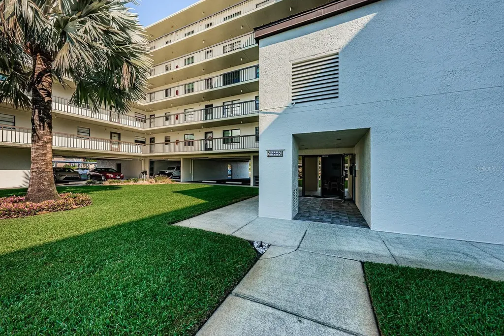 9860 62nd Terrace N St Petersburg FL 33708