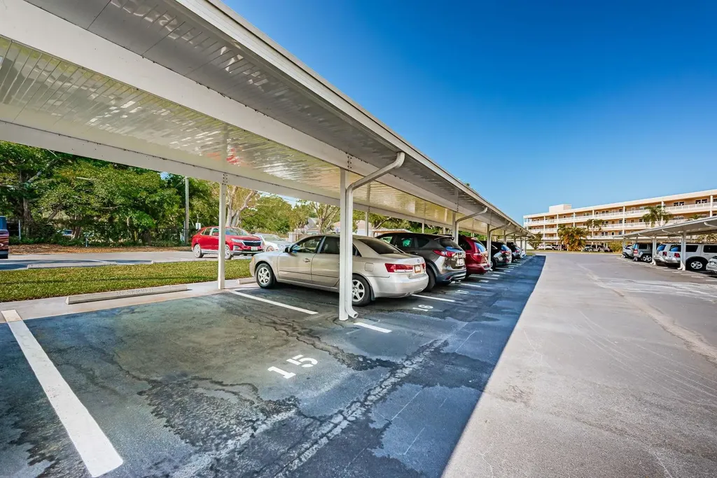 9860 62nd Terrace N St Petersburg FL 33708