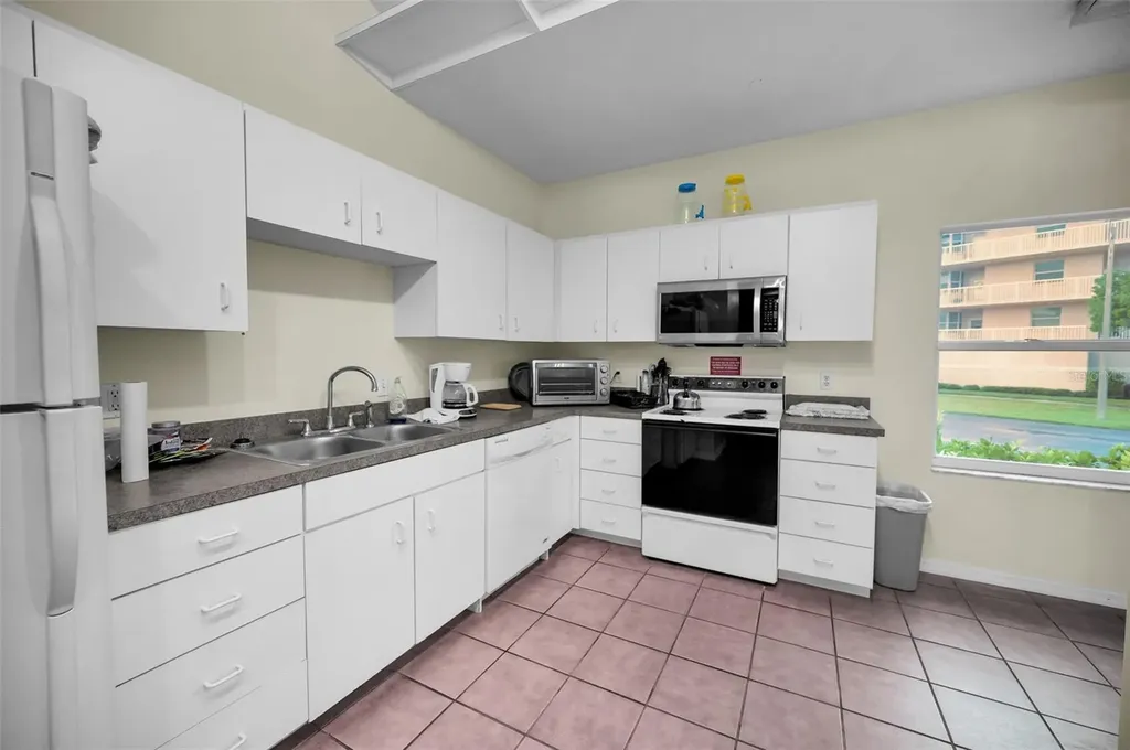 9860 62nd Terrace N St Petersburg FL 33708