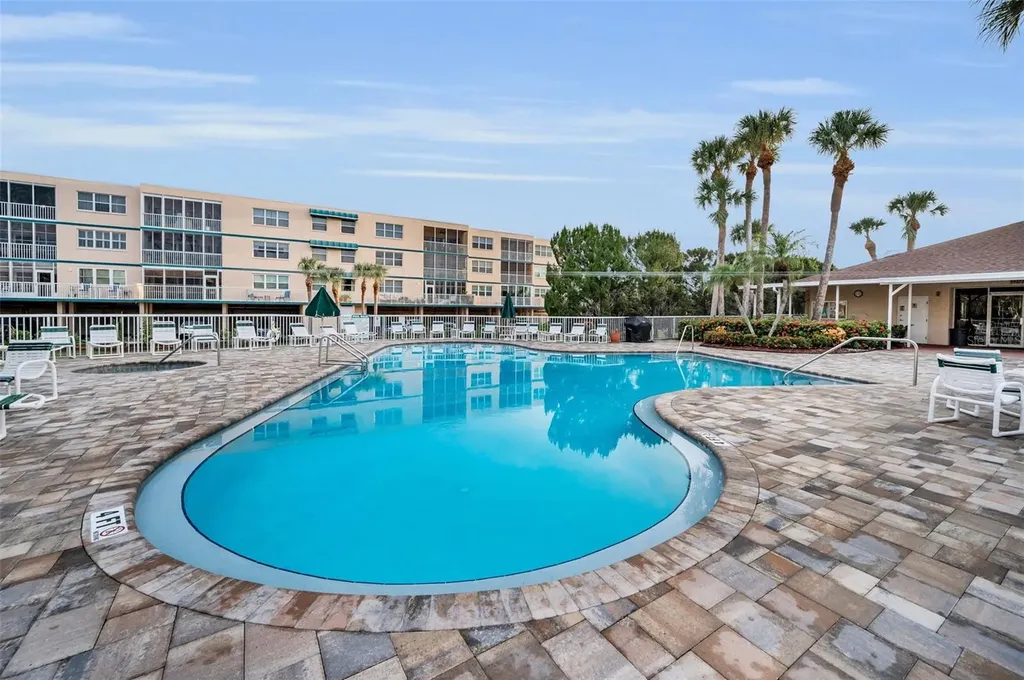 9860 62nd Terrace N St Petersburg FL 33708