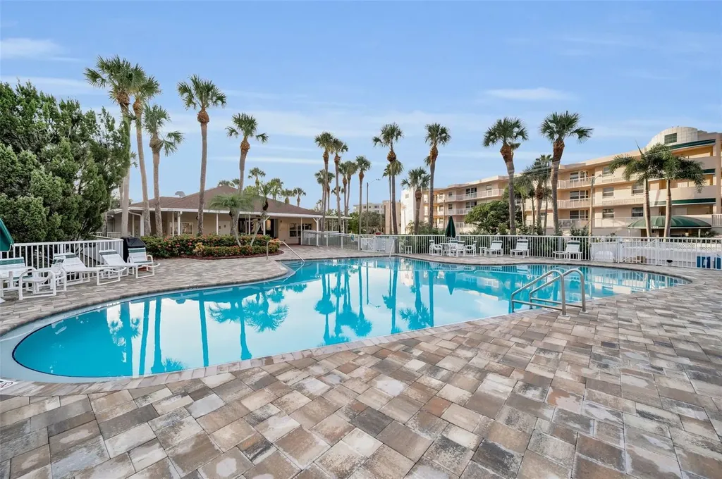 9860 62nd Terrace N St Petersburg FL 33708