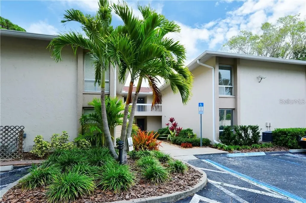 2121 Wood Street Sarasota FL 34237
