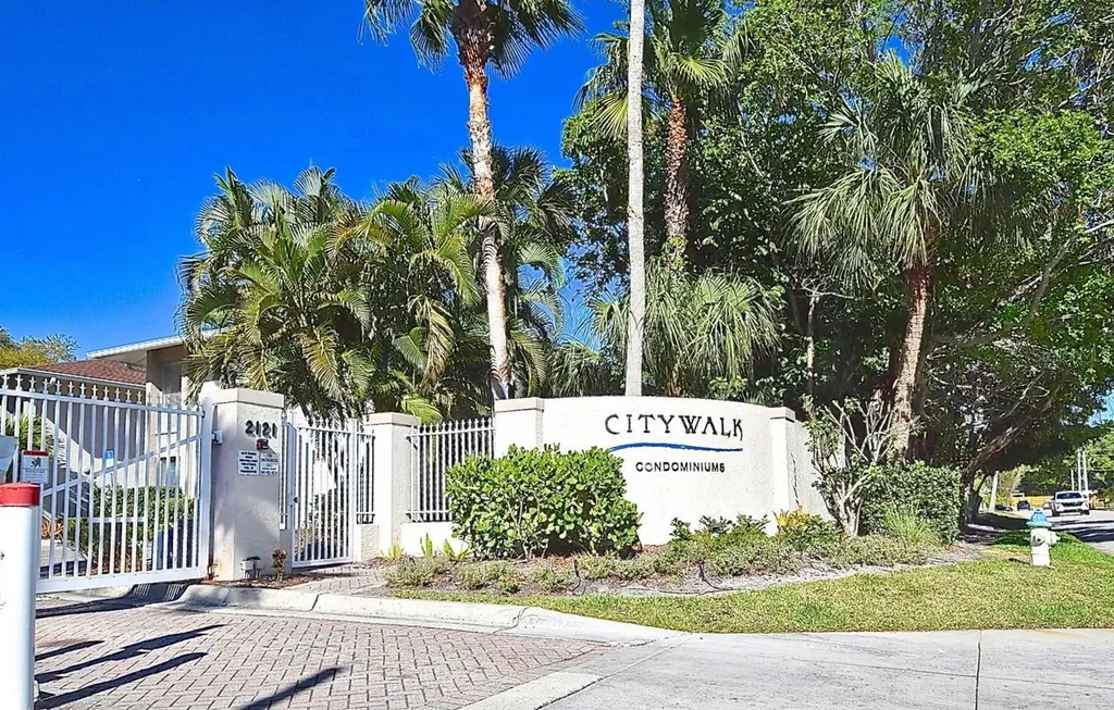 2121 Wood Street Sarasota FL 34237