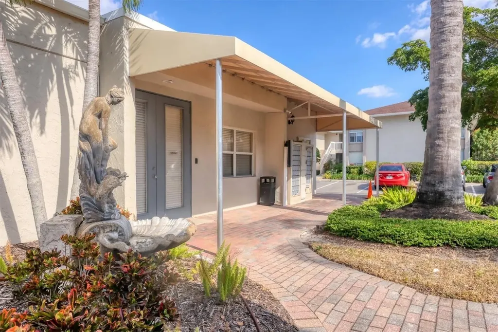 2121 Wood Street Sarasota FL 34237