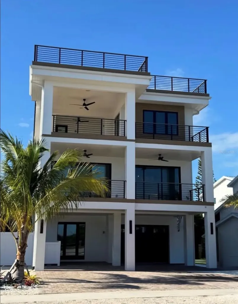 671 Avenida Del Norte Sarasota FL 34242