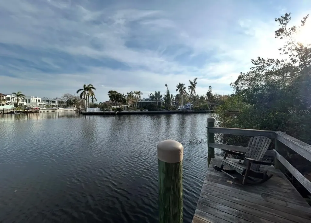 671 Avenida Del Norte Sarasota FL 34242