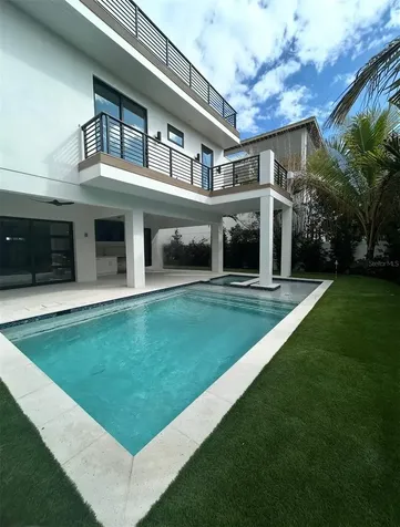 671 Avenida Del Norte Sarasota FL 34242