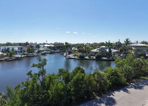 671 Avenida Del Norte Sarasota FL 34242