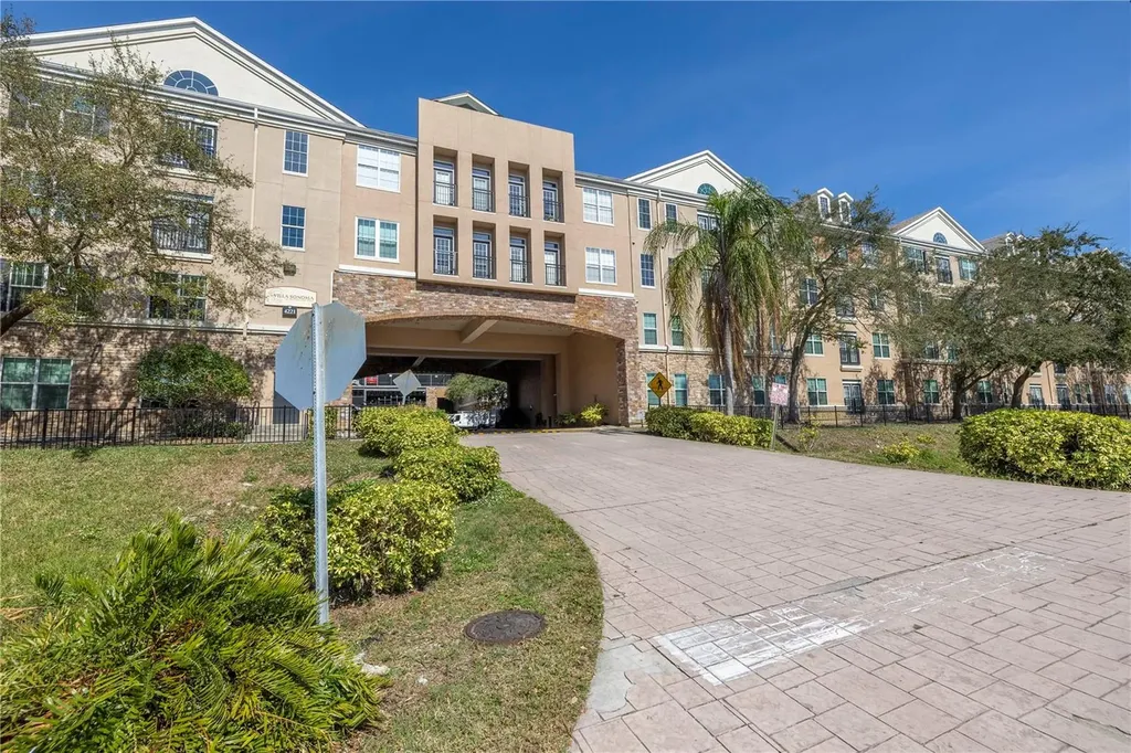 4221 W Spruce Street Tampa FL 33607