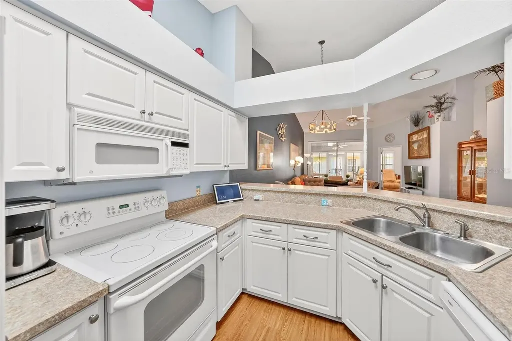 26627 Racquet Circle Leesburg FL 34748