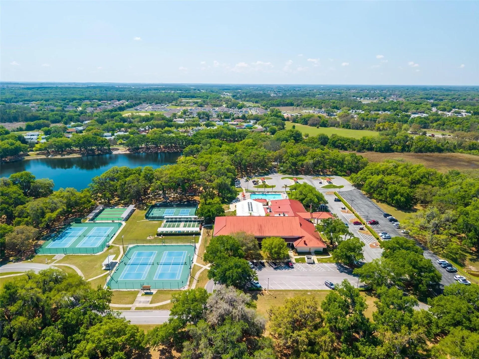 26627 Racquet Circle Leesburg FL 34748
