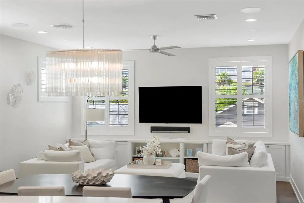 536 4th Avenue S St Petersburg FL 33701