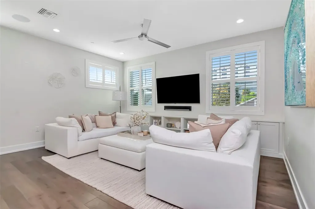 536 4th Avenue S St Petersburg FL 33701