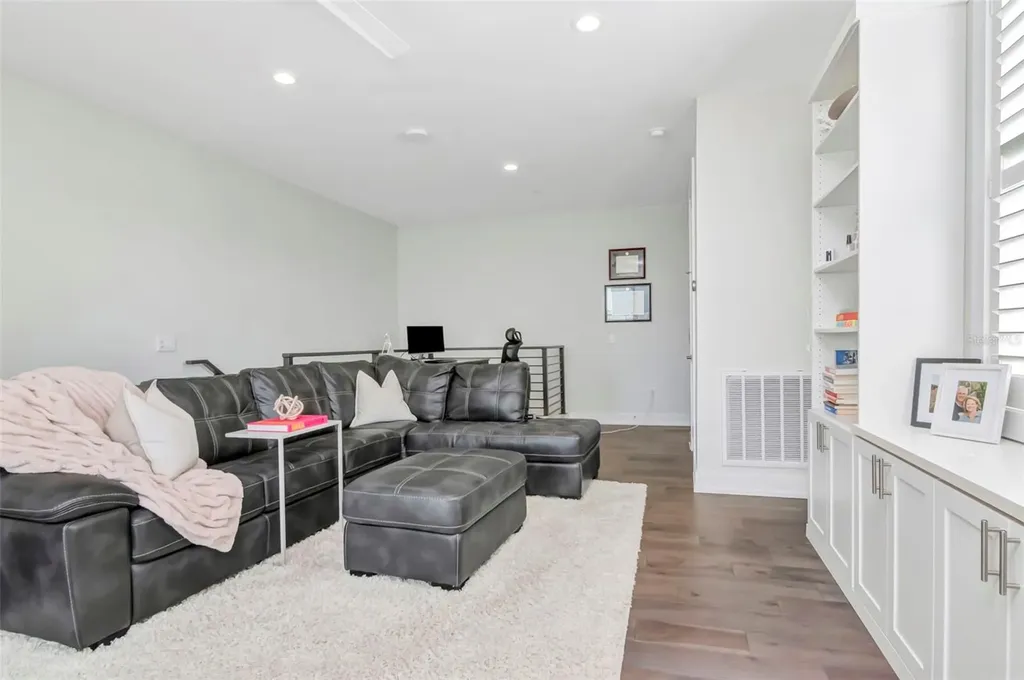 536 4th Avenue S St Petersburg FL 33701