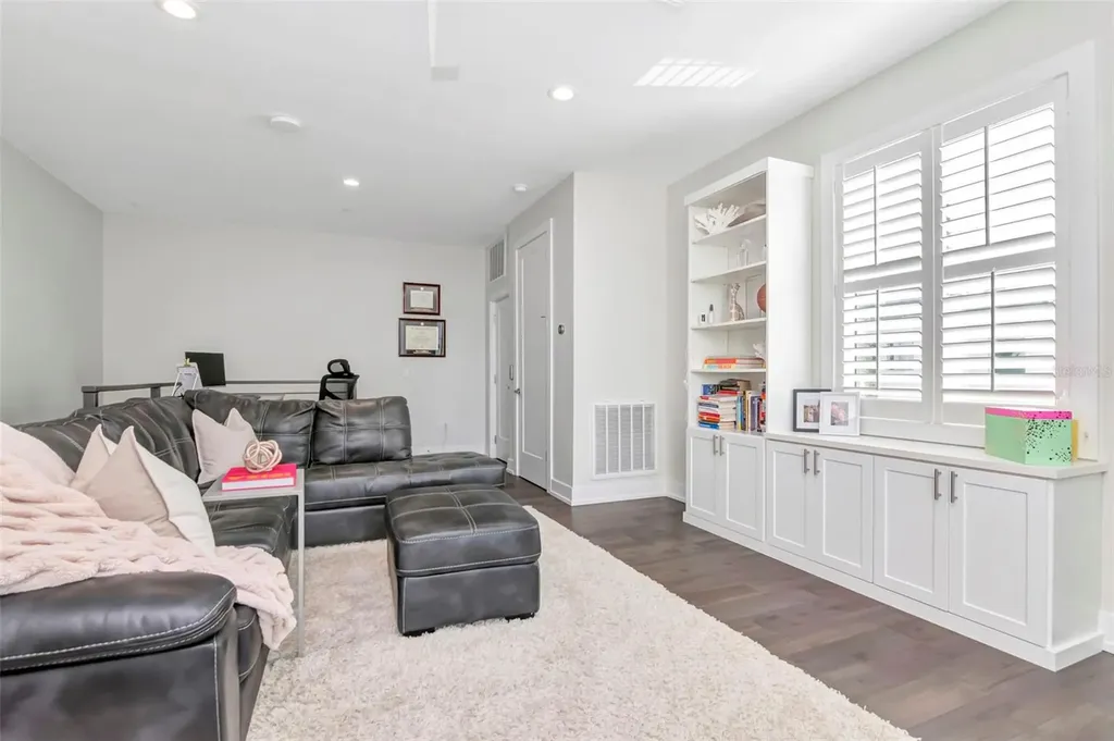536 4th Avenue S St Petersburg FL 33701