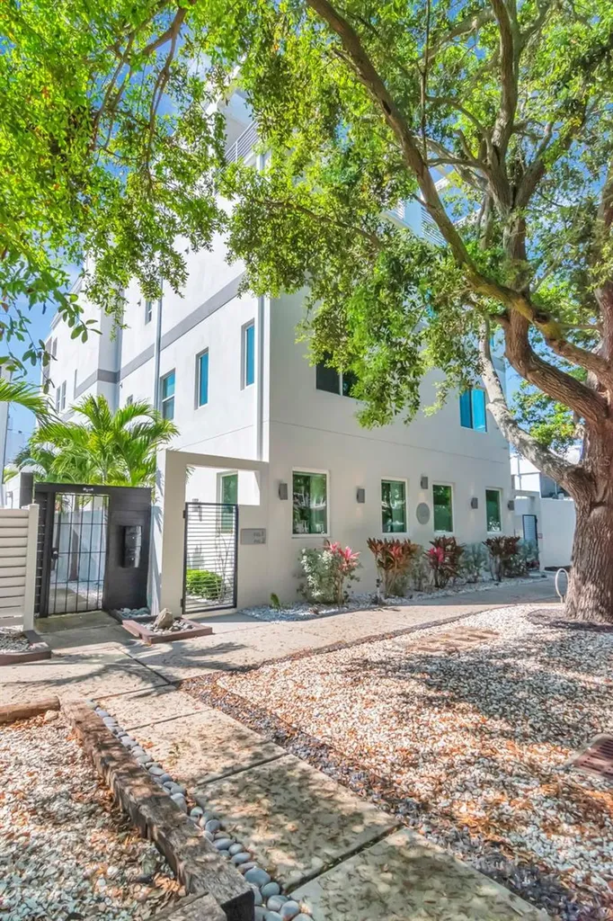 536 4th Avenue S St Petersburg FL 33701