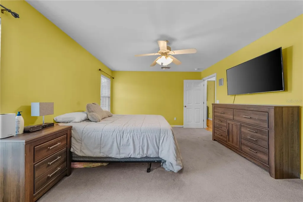19261 NW 230th Street High Springs FL 32643