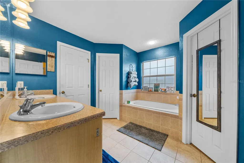 19261 NW 230th Street High Springs FL 32643